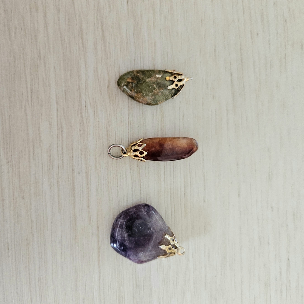 Gold and Multicolor Stone Pendant Set